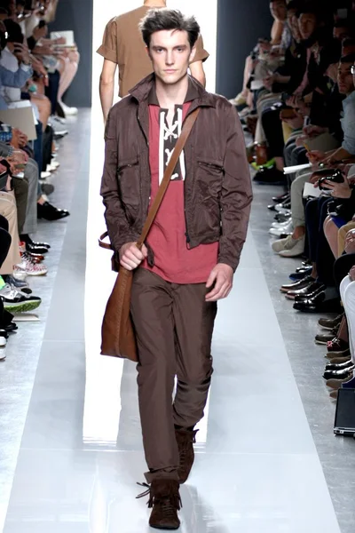 Look 17